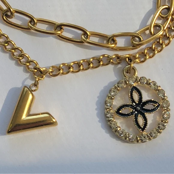 Louis Vuitton zipper pull on unbranded charm bracelet New - Picture 2 of 7